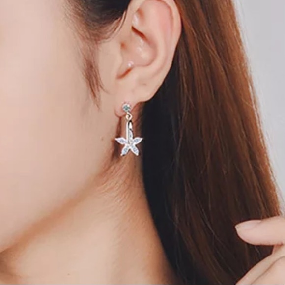 🌟 Sterling Silver 925 Flower CZ Earrings - Picture 4 of 6